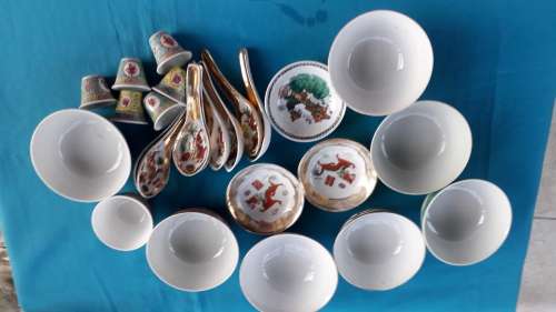 25 PIECES MIXED PATTERN CHINESE CROCKERY
