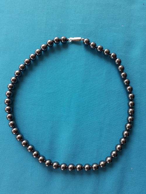 HEMATITE BEAD NECKLACE  44.5  CM