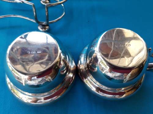 VINTAGE  EPNS SUGAR BOWL+ MILK  JUG ON STAND