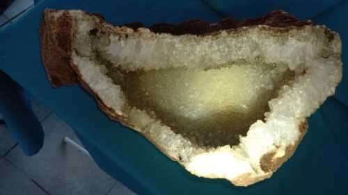LARGE   12.4 kg   QUARTZ CRYSTAL GEODE