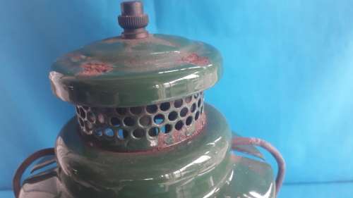 VINTAGE  "COLEMAN"  KEROSENE LAMP