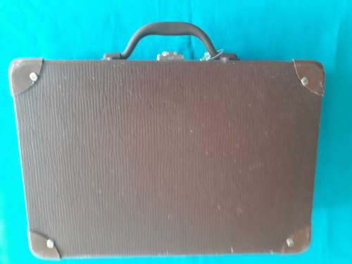 VINTAGE KIDDIES SCHOOL CASE WITH KEY