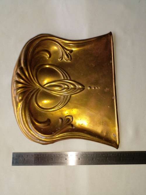VINTAGE BELDRAY BRASS DUST-PAN. ART NOUVEAU DESIGN