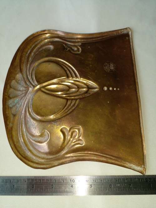 VINTAGE BELDRAY BRASS DUST-PAN. ART NOUVEAU DESIGN