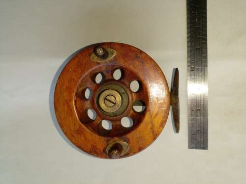 VINTAGE SCARBOROUGH 5 INCH WOODEN FISHING REEL