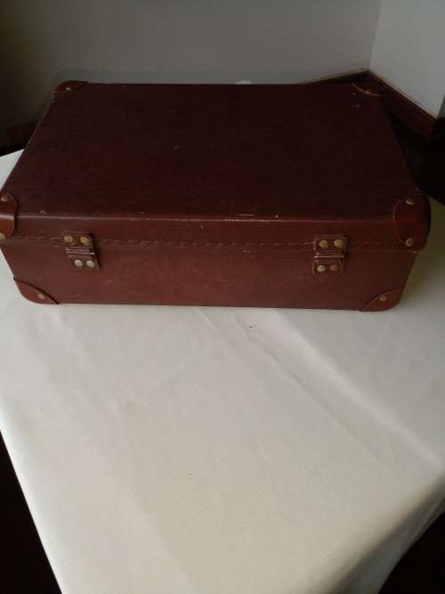 VINTAGE CHENEY BROWN SCHOOL CASE IN GOOD CONDITION
