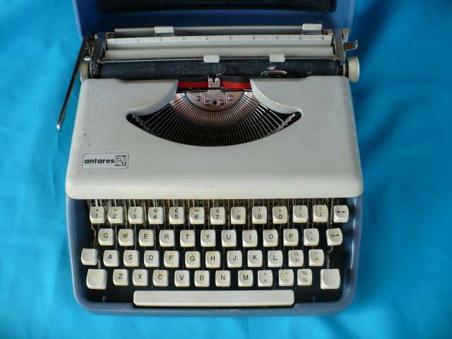 PORTABLE TYPEWRITER  "ANTARES COMPACTUM"