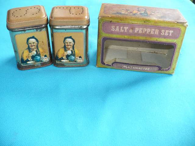 MAZAWATTEE SALT PEPPER SET BOXED