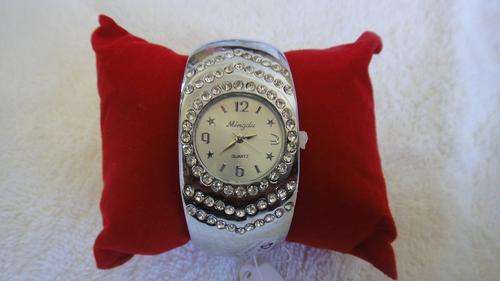 LADIES SILVER WATCH WITH DIAMANTE ##BRAND NEW##