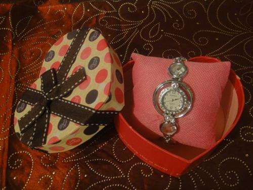 LOVELY SILVER PARPOR WATCH WITH SILVER CRYSTALS ##BRAND NEW##