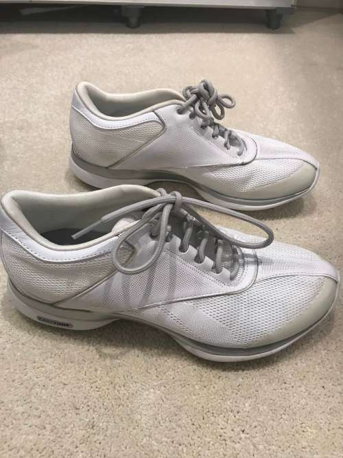 Reebok Easytone ladies sneakers