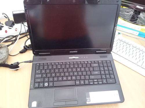 Acer Emachines E525 - budget laptop!
