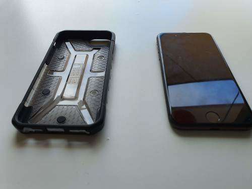 Apple iPhone 8 - 64 GB