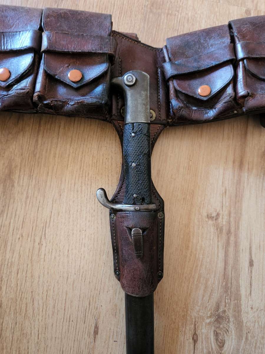 KS98 German bayonet and bandolier