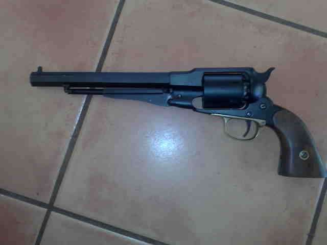 Blackpowder revolver 44 cal Remington new Army 1858 replica by Uberti