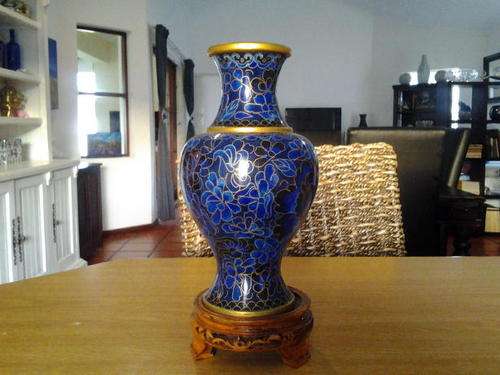 WONDERFUL CLOISONNE VASE ON WOODEN STAND NO DAMAGE