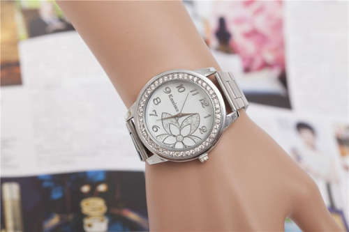 Kanima Ladies Fashion watch silver