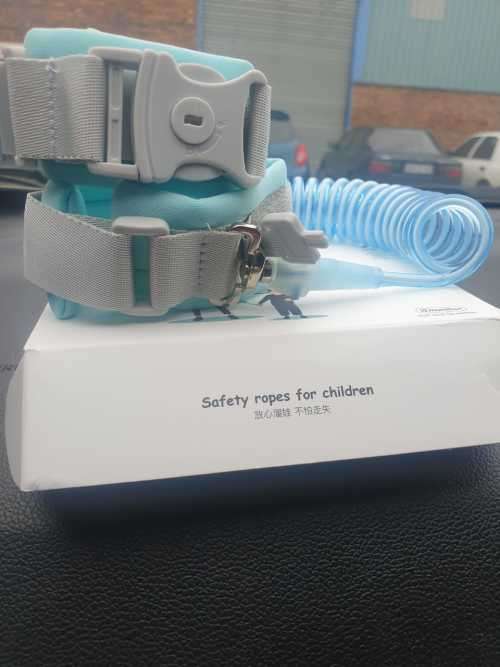 Kids safety wrist link with lock Mint Green