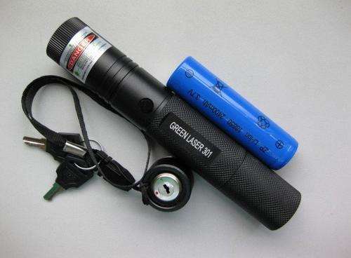 GREEN LASER -500mw!!! SUPER POWERFUL-ACTUALLY LIGHTS A MATCH!!!