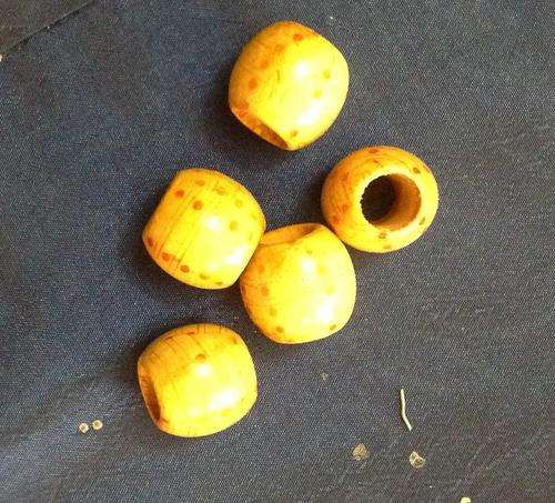 20mm natural beads (priced for pack of 20 beads)