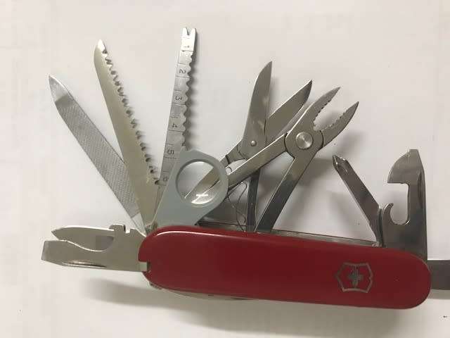 Victorinox Champ