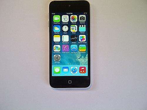 Apple I Pod Touch (5th generation).....mint condition!!