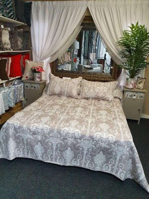 ATHENA QUILT SET 270 x 270