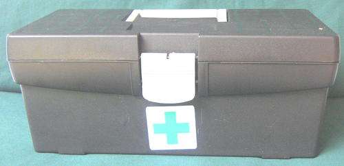 SHOPS AND OFFICES FIRST AID KIT IN ECONO PLASTIC BOX (GOVERNMENT REG 3)