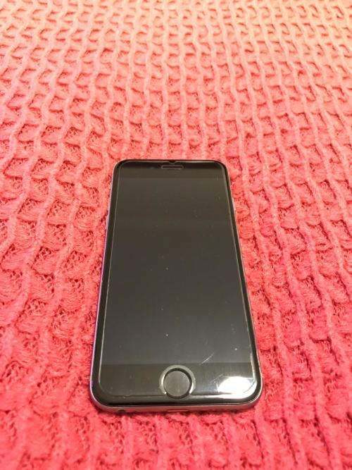 Iphone 6s 128GB Excellent condition 10/10 no scratches,