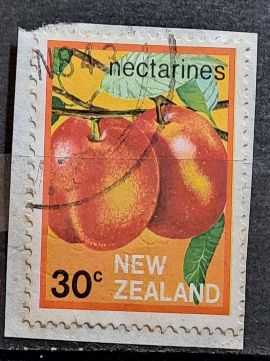 1983 - New Zealand - 30 - Nectarines