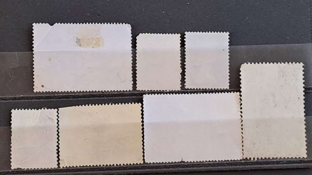 World Mix : 1970 - 1982  : Bid Per stamp for Lot of 7