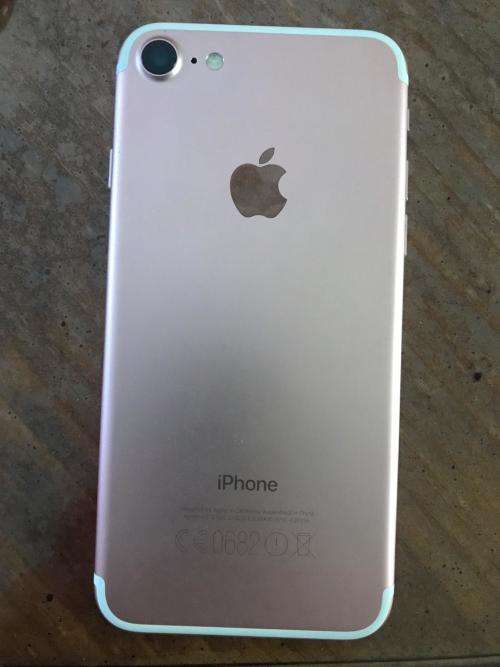 iphone 7 32gb Rose gold. Immaculate.late entry