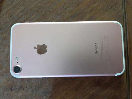 iphone 7 32gb Rose gold. Immaculate.late entry