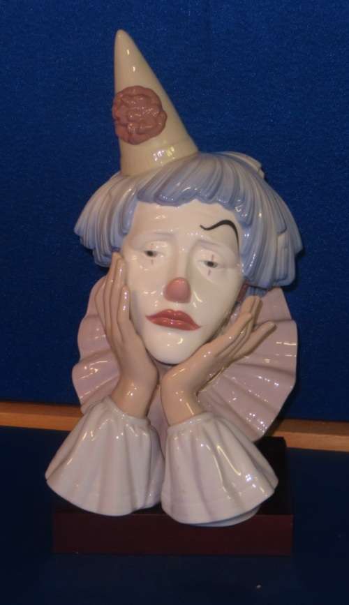 Beautiful LLADRO CLOWN with Base in Perfect Condition** Large Piece 31cm High**