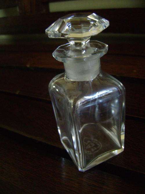 BACCARAT Crystal Perfume Bottle (10.5 cm high) - please read description!!!