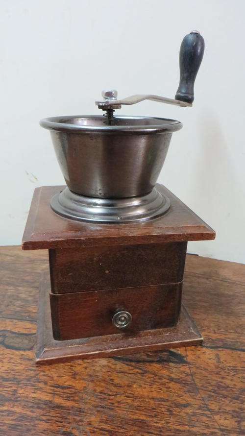 ***STUNNING*** WOODEN COFFEE GRINDER - Still Working Perfectly***