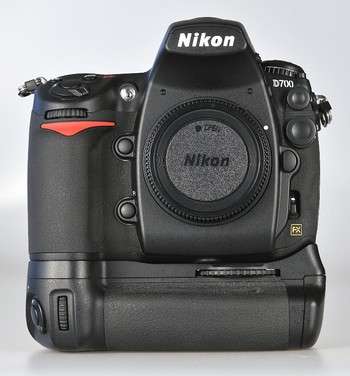 Nikon D700 (Body Only) + Nikon MB-D10 Multi-Power Battery Grip