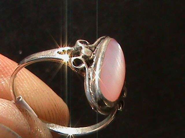 PINK MOTHER OF PEARL RING IN STERLING SILVER. SIZE L