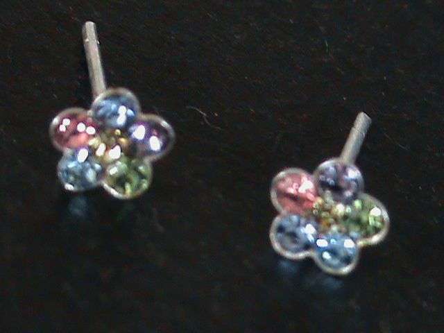SOLID STERLING SILVER FLOWER EARRING STUDS........