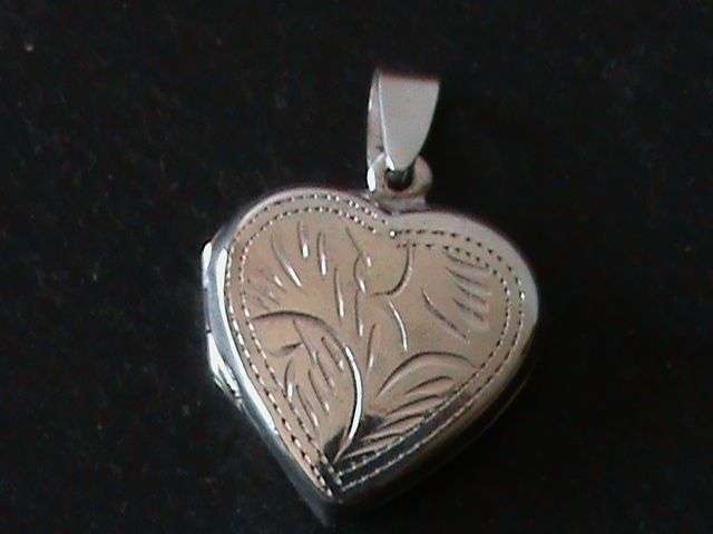 STERLING SILVER HEART LOCKET PENDANT...........