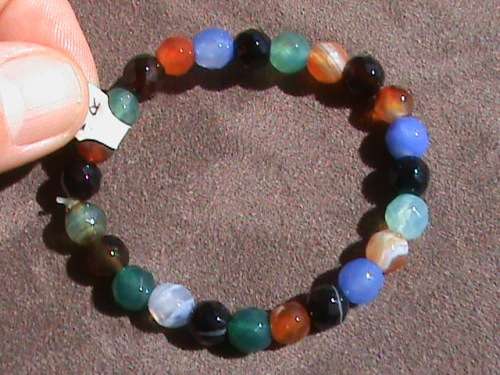 GENUINE MIX AGATE GEMSTONE BRACELET.   STRUNG ON ELASTIC