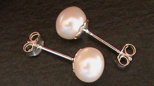 CULTURED FRESHWATER PEARL STUD EARRINGS 7.6 MM ROUND