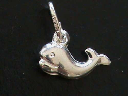 SMALL WHALE IN SOLID STERLING SILVER.....