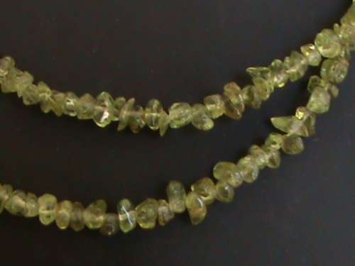 NATURAL PERIDOT GEMSTONE NECKLACE.  92.5 CM LONG