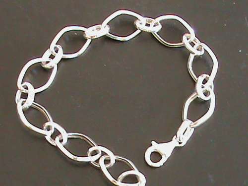 SOLID STERLING SILVER BRACELET.  20 CM LONG