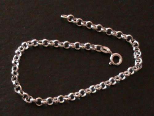 SOLID STERLING SILVER ROLO CHARM BRACELET.    19 CM LONG
