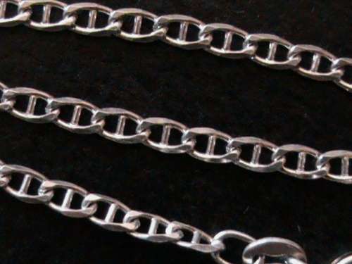 SOLID STERLING SILVER BRACELET.   19 CM LONG