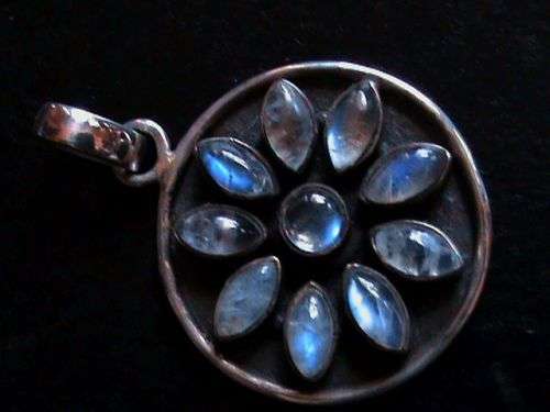 RAINBOW MOONSTONE PENDANT IN SOLID STERLING SILVER.