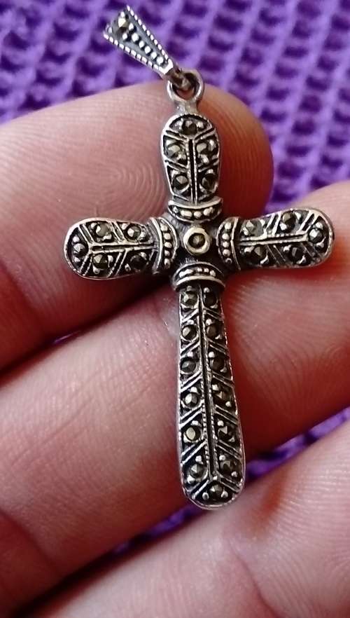 SOLID STERLING SILVER CROSS PENDANT.  WITH MARCAZITE STONES
