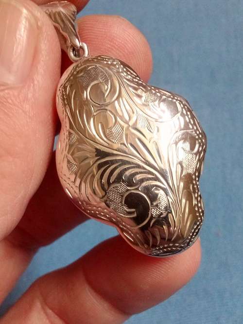 LARGE SOLID STERLING SILVER LOCKET